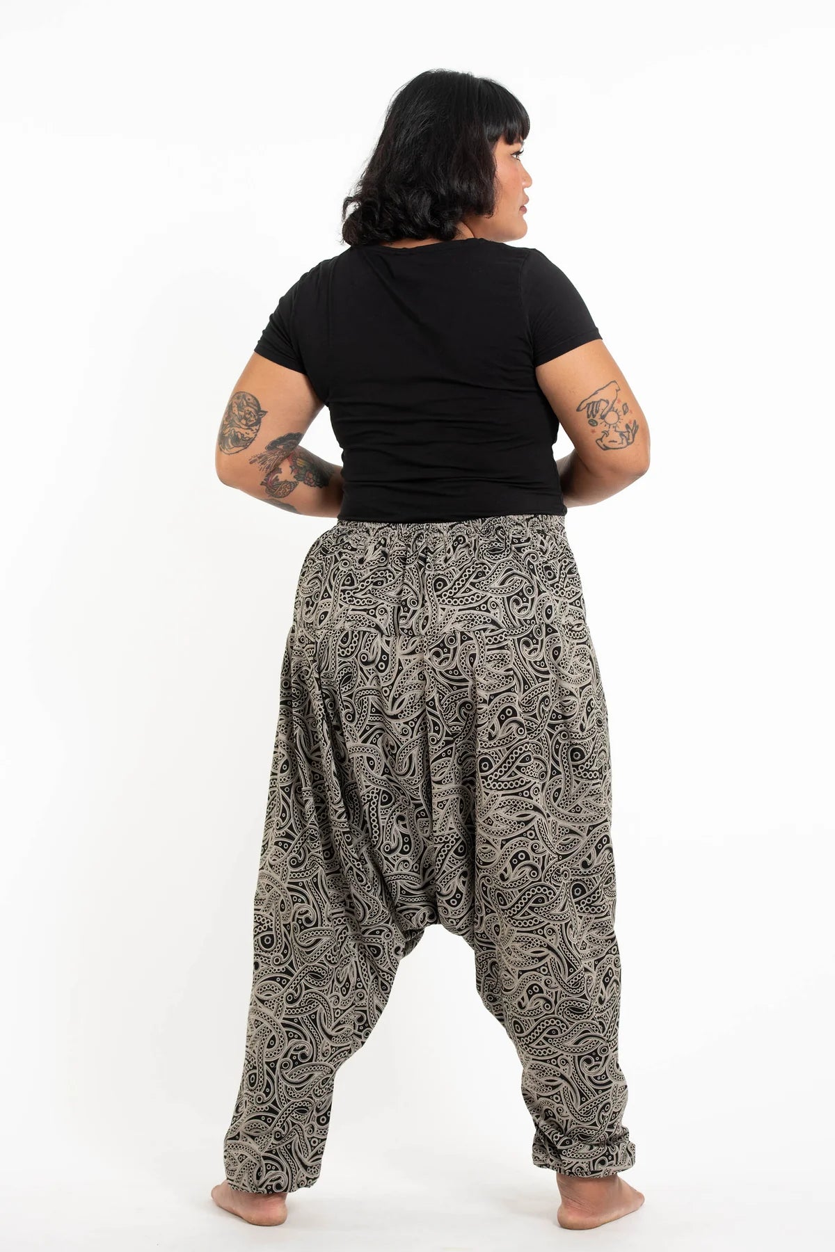 Plus Size Unisex Hill Tribe Paisley Print Harem Pants in Black