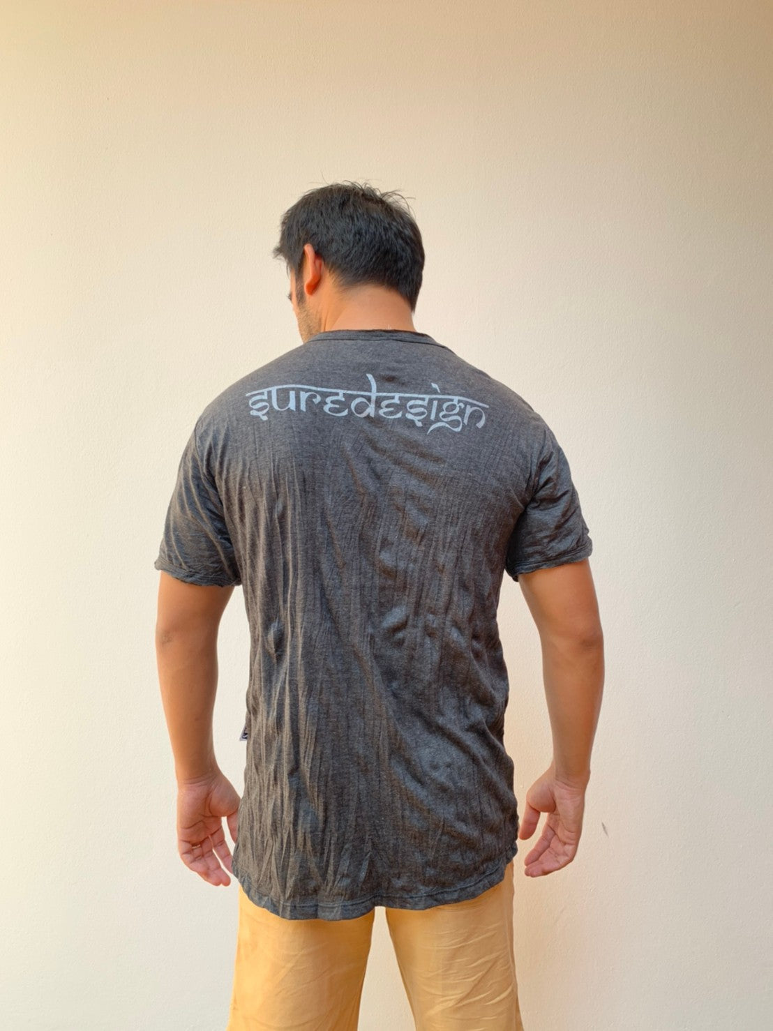 Sure Design Men's Big Ohm T-Shirt Silver on Black