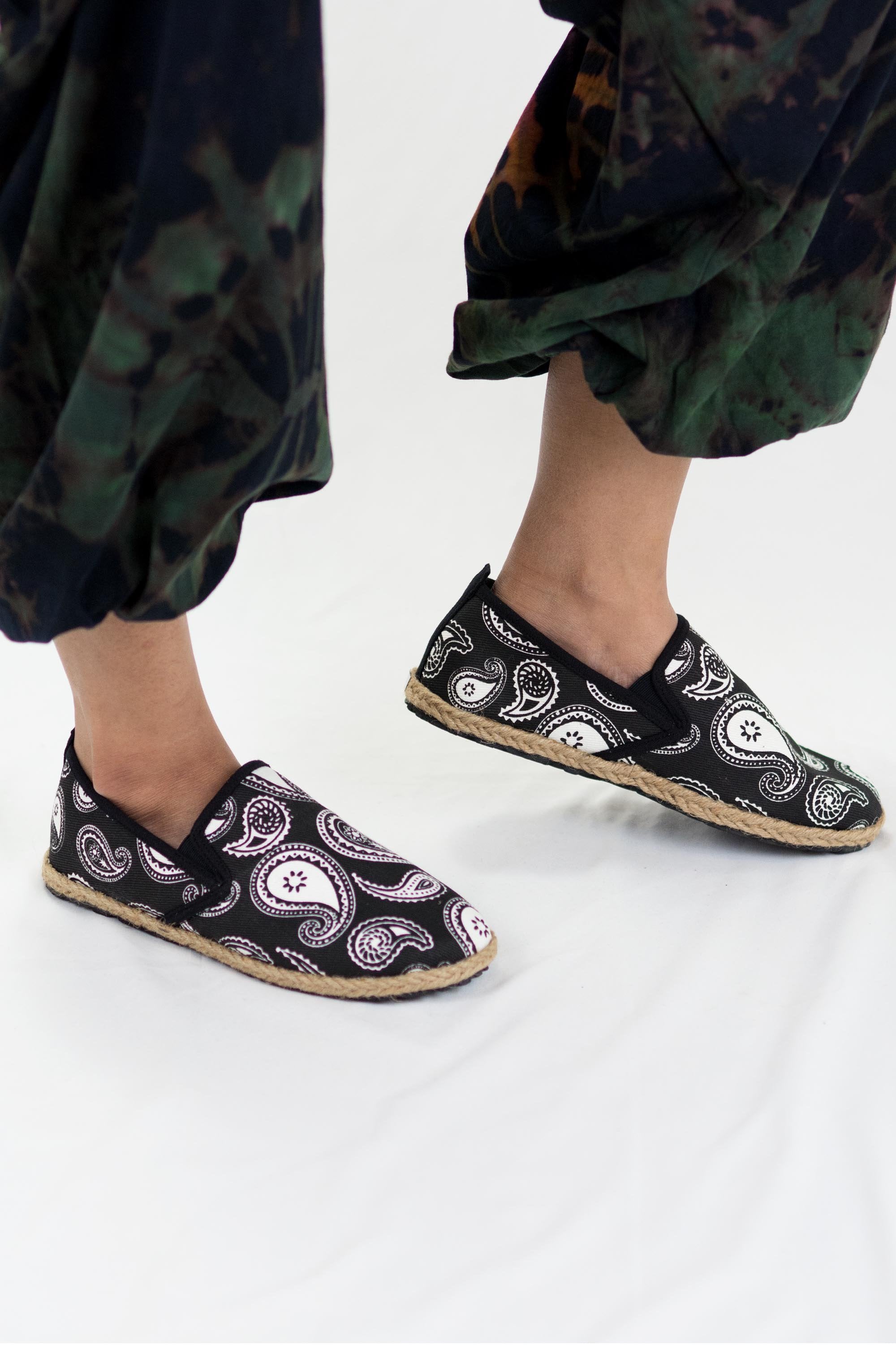 Wholesale slip hotsell on shoes