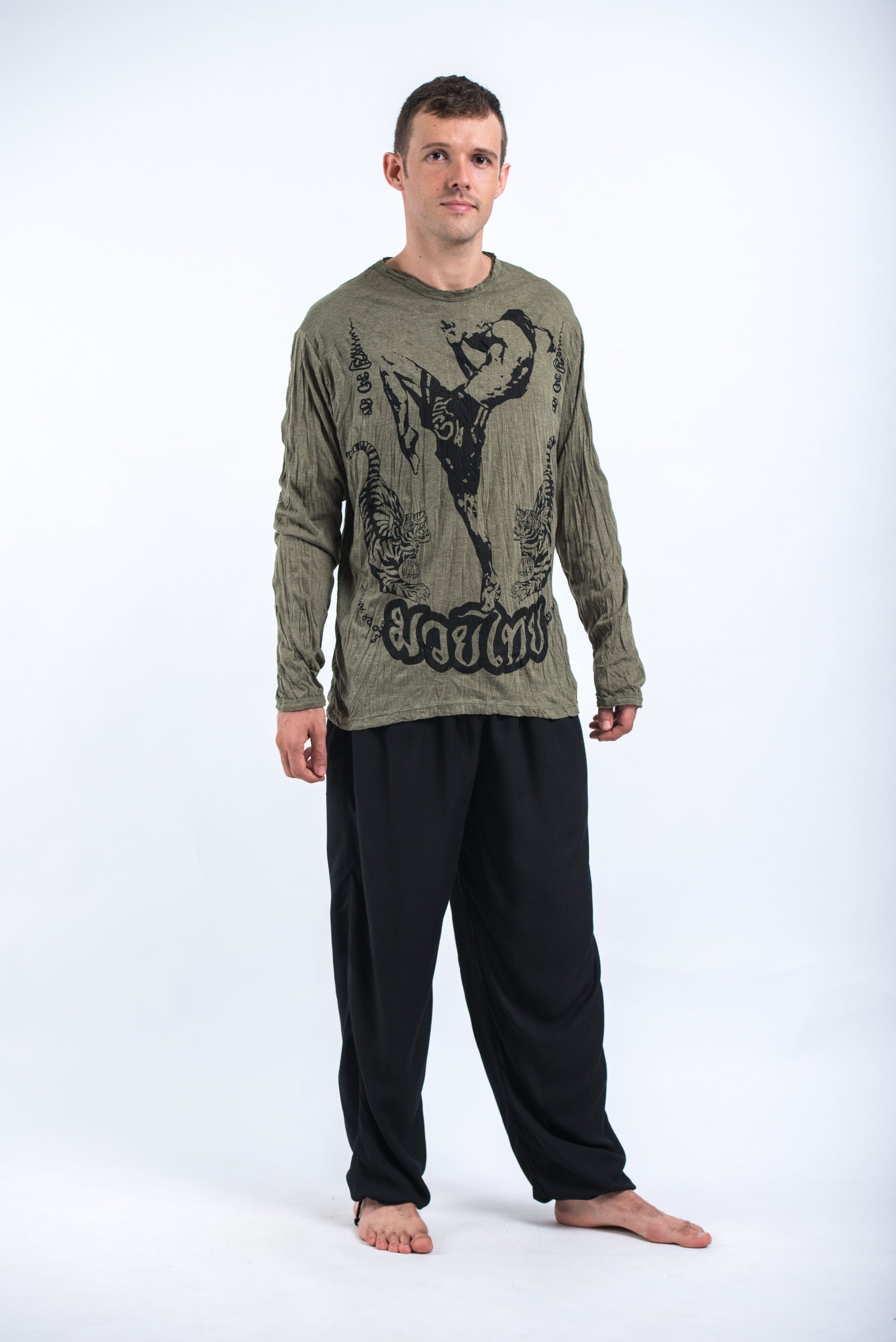 Sure Design Unisex Muay Thai Flying Knee Long Sleeve T-Shirt Green